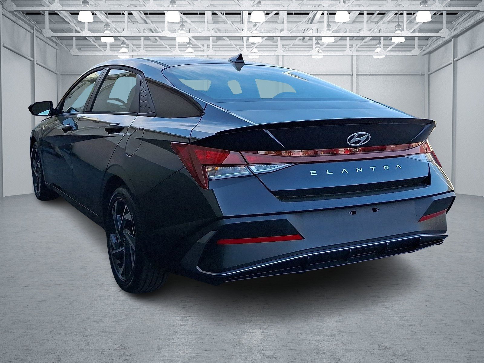Used 2025 Abyss Black Hyundai SEL Sport image 3