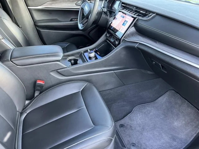 Used 2024 Gray Jeep Limited image 22
