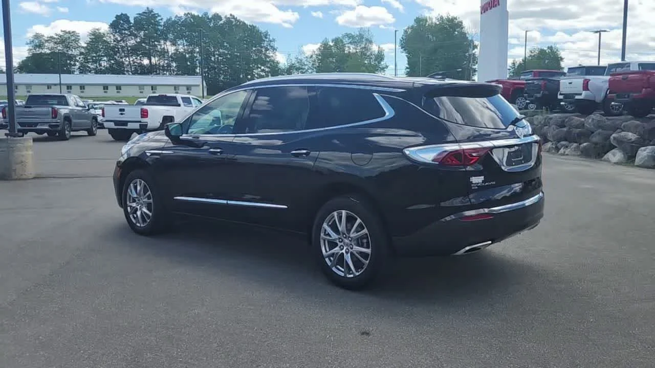 Used 2023 Ebony Twilight Metallic Buick Essence image 6