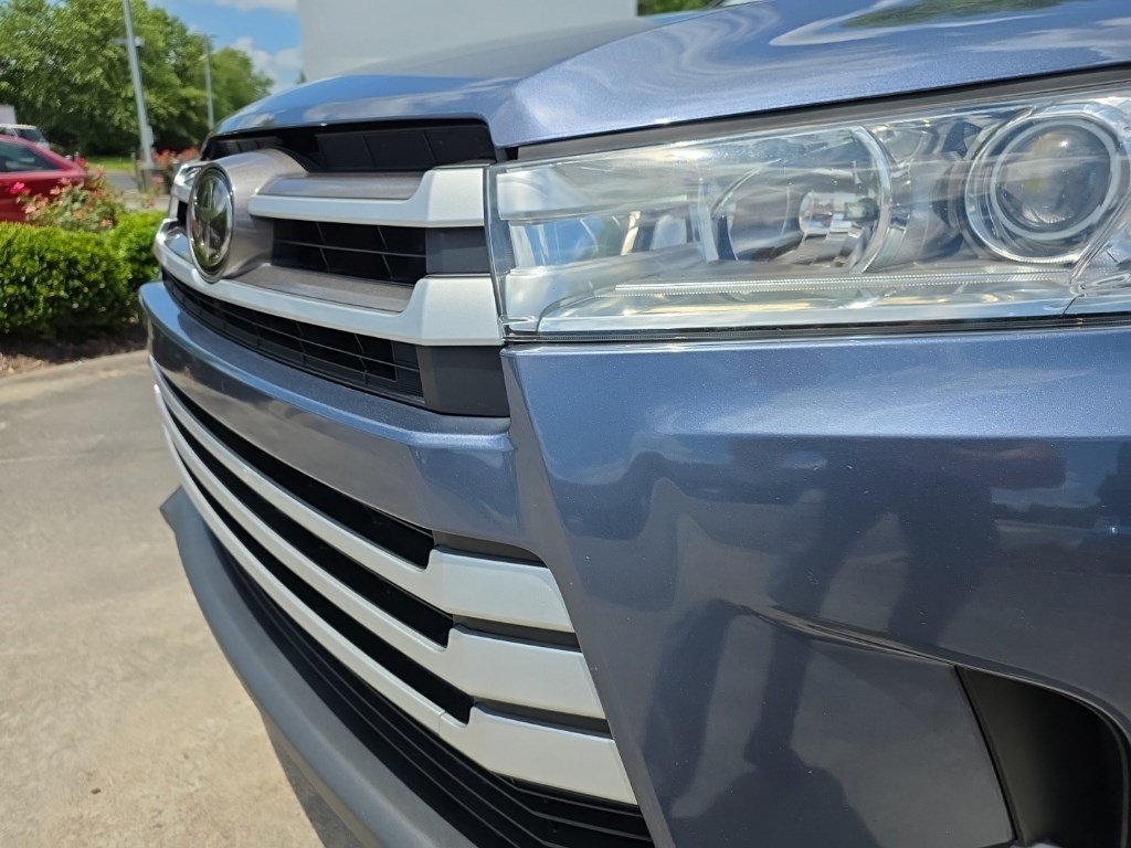 Used 2019 Shoreline Mist Toyota XLE image 7