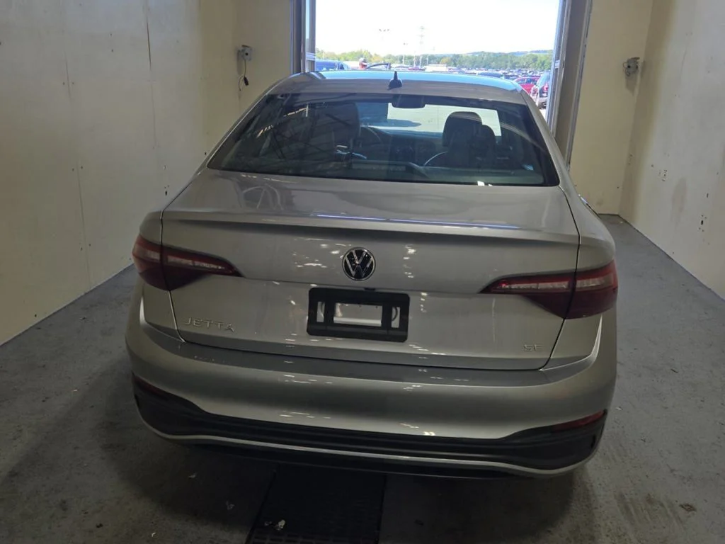 Used 2024 Silver Volkswagen 1.5T SE image 10