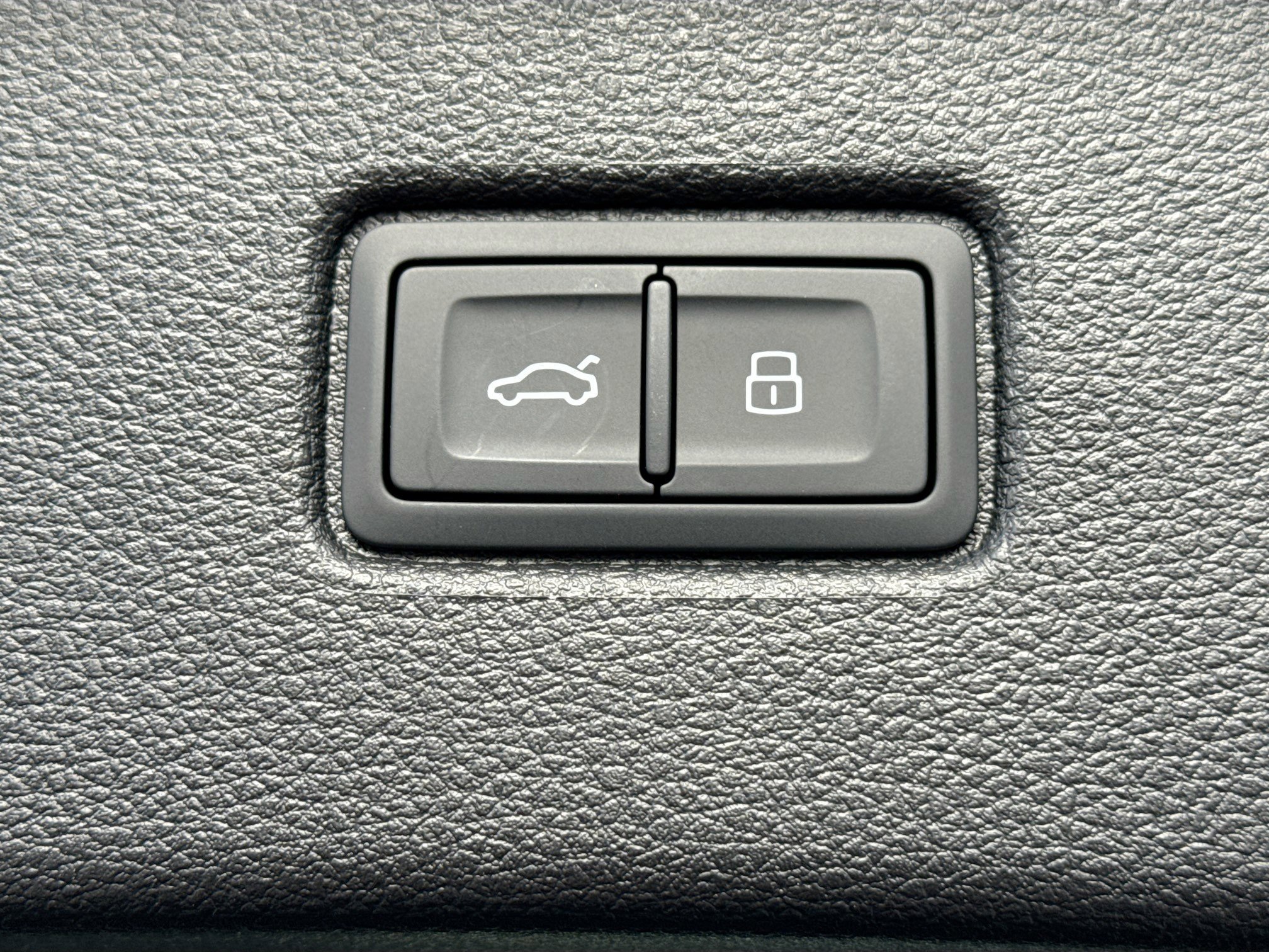 New 2026 Samurai Gray Metallic Audi Premium image 13