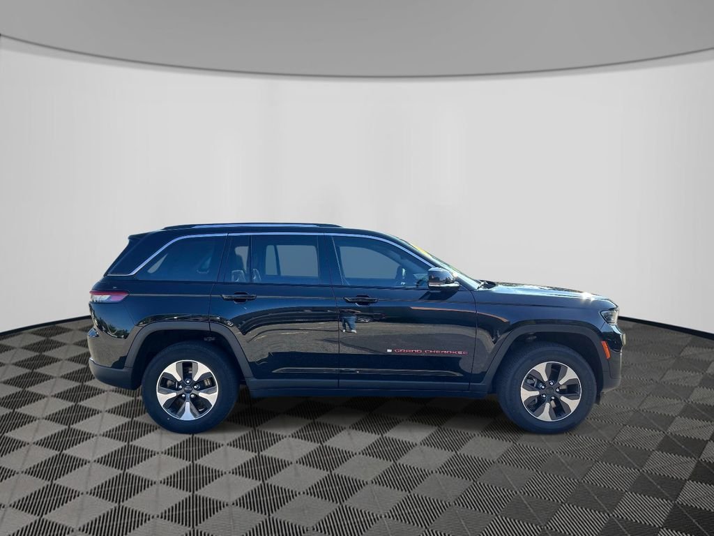 Used 2022 Black Jeep 4xe image 6