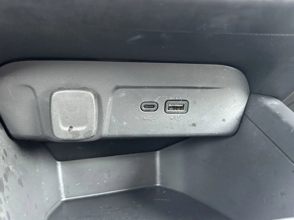 Used 2024 Summit White Chevrolet 1RS image 29
