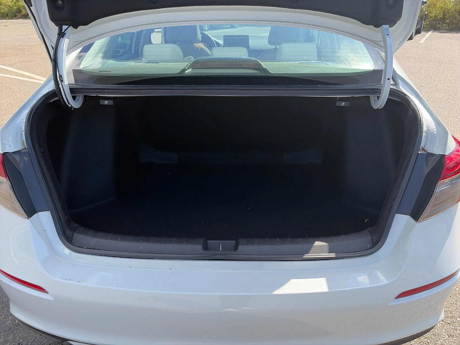 Used 2024 Platinum White Pearl Honda EX image 28