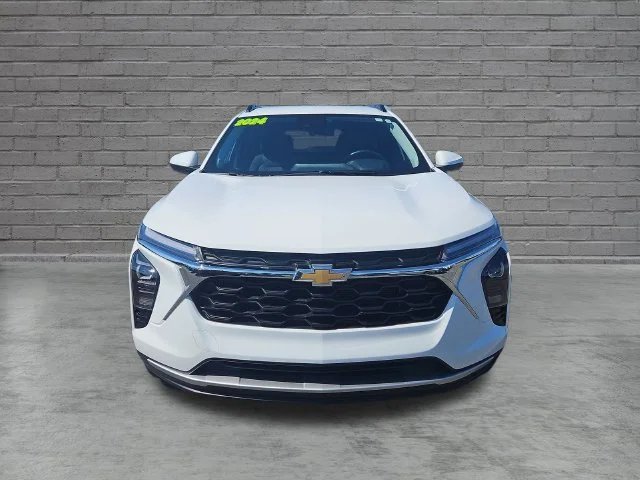 Used 2024 Summit White Chevrolet LT image 9