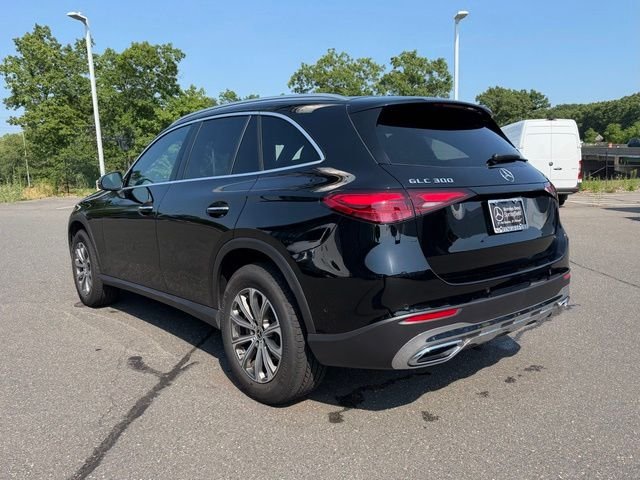 Used 2026 Black Mercedes-Benz GLC 300 image 5