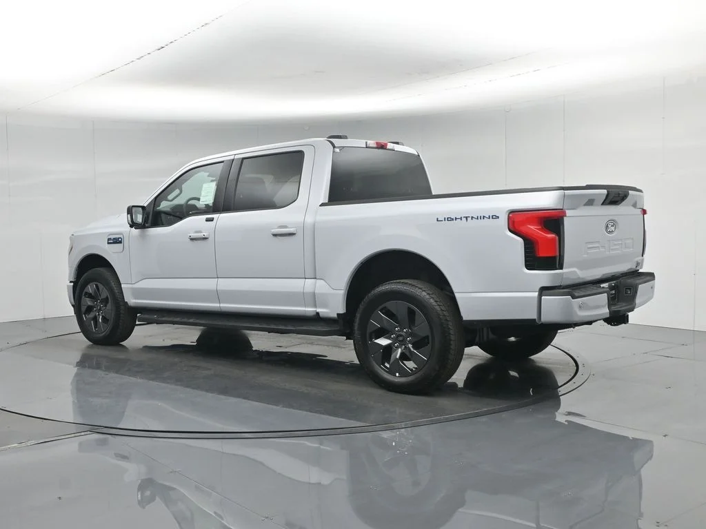 2025 Ford F-150 Lightning Flash - Photo 6