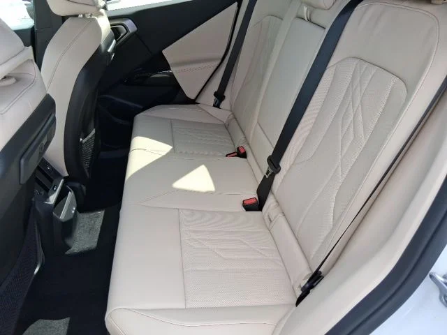 New 2026 Mineral White Metallic BMW 30 xDrive image 15