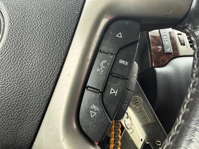 Used 2014 Silver GMC Denali image 20