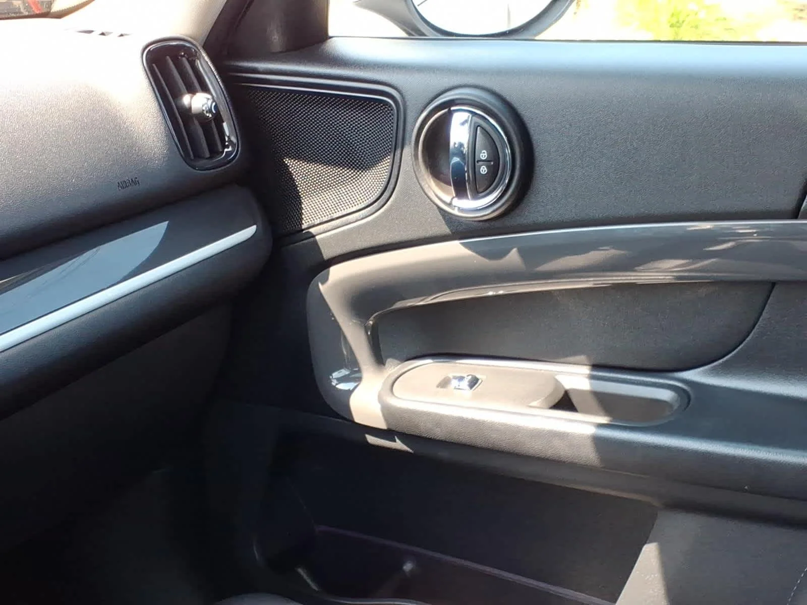 Used 2020 Light White MINI Cooper S image 17