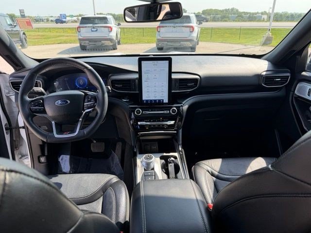 Used 2023 White Metallic Ford ST image 27
