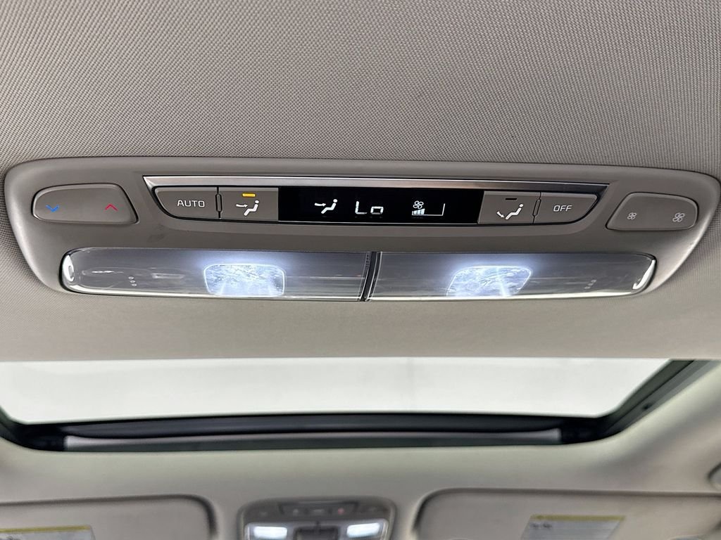 Used 2020 Everlasting Silver Kia SX image 27