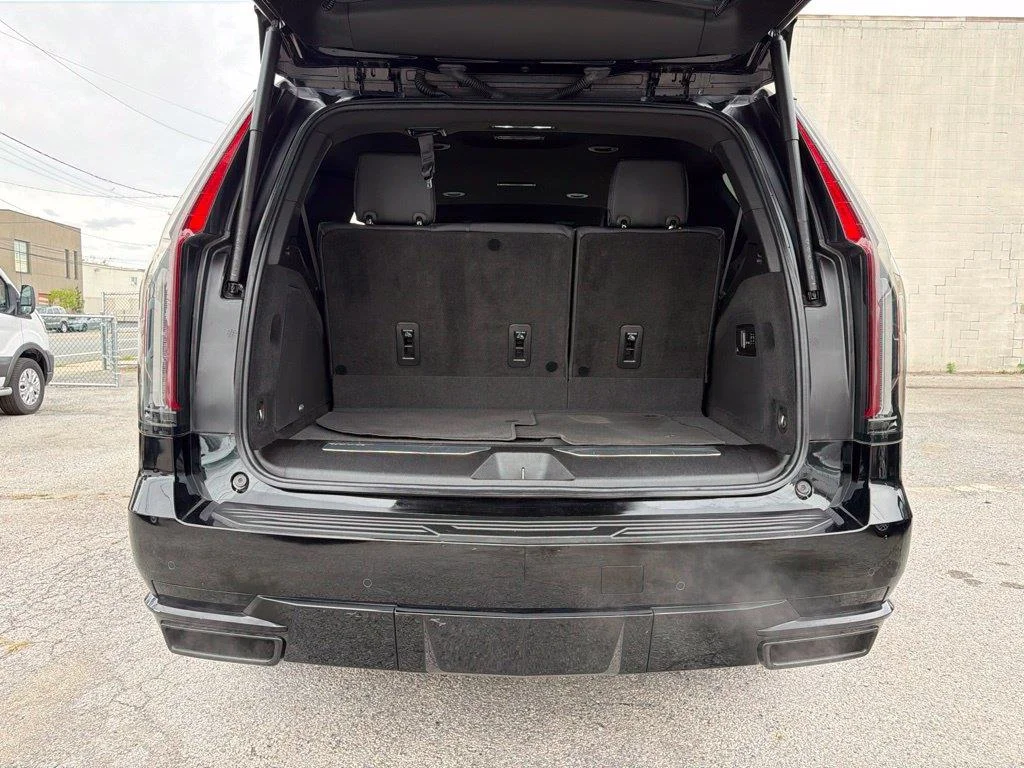 2023 Cadillac Escalade Luxury - Photo 8