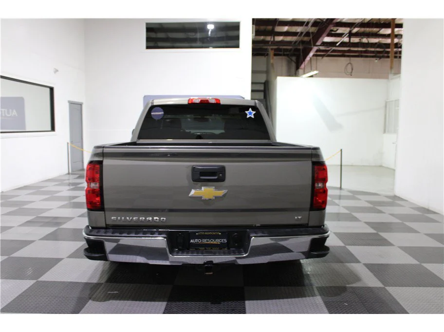 Used 2017 Pepperdust Metallic Chevrolet LT image 5
