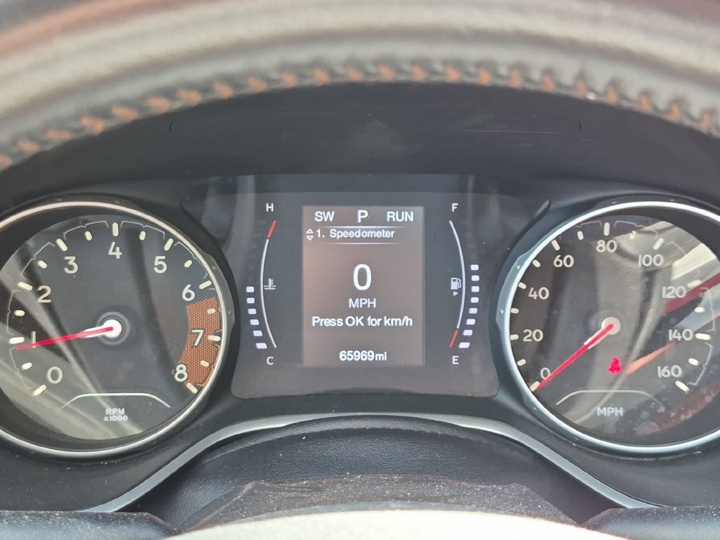 Used 2019 Gray Jeep Latitude image 14