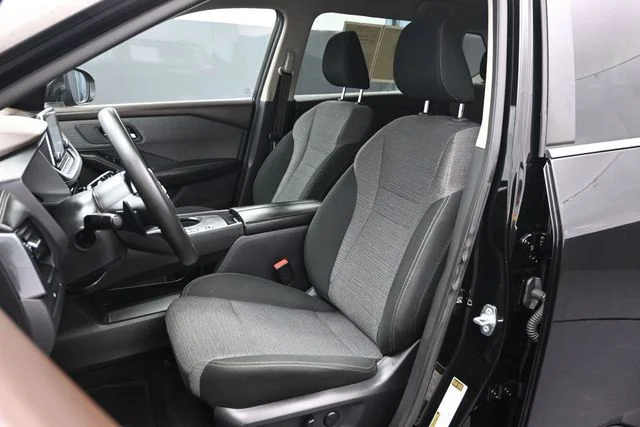 Used 2022 Black Nissan SV image 5