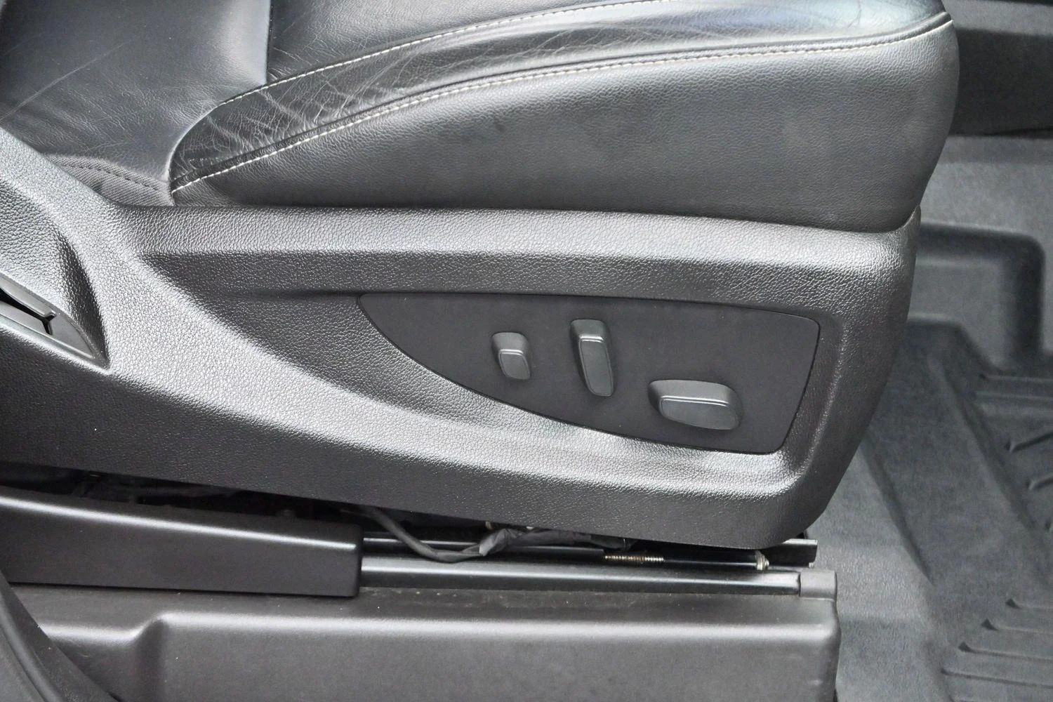 Used 2018 PEPPERDUST METALLIC Chevrolet LT image 37