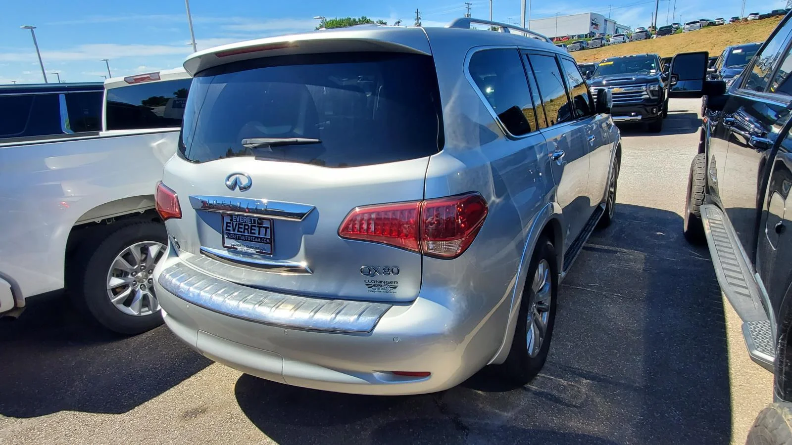 Used 2017 Liquid Platinum INFINITI Limited 4WD image 10