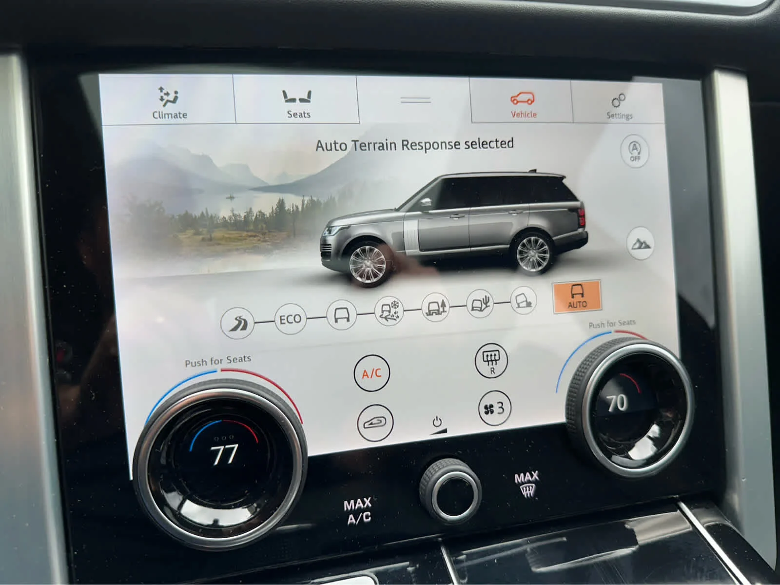 Used 2021 Eiger Grey Metallic Land Rover Westminster image 23