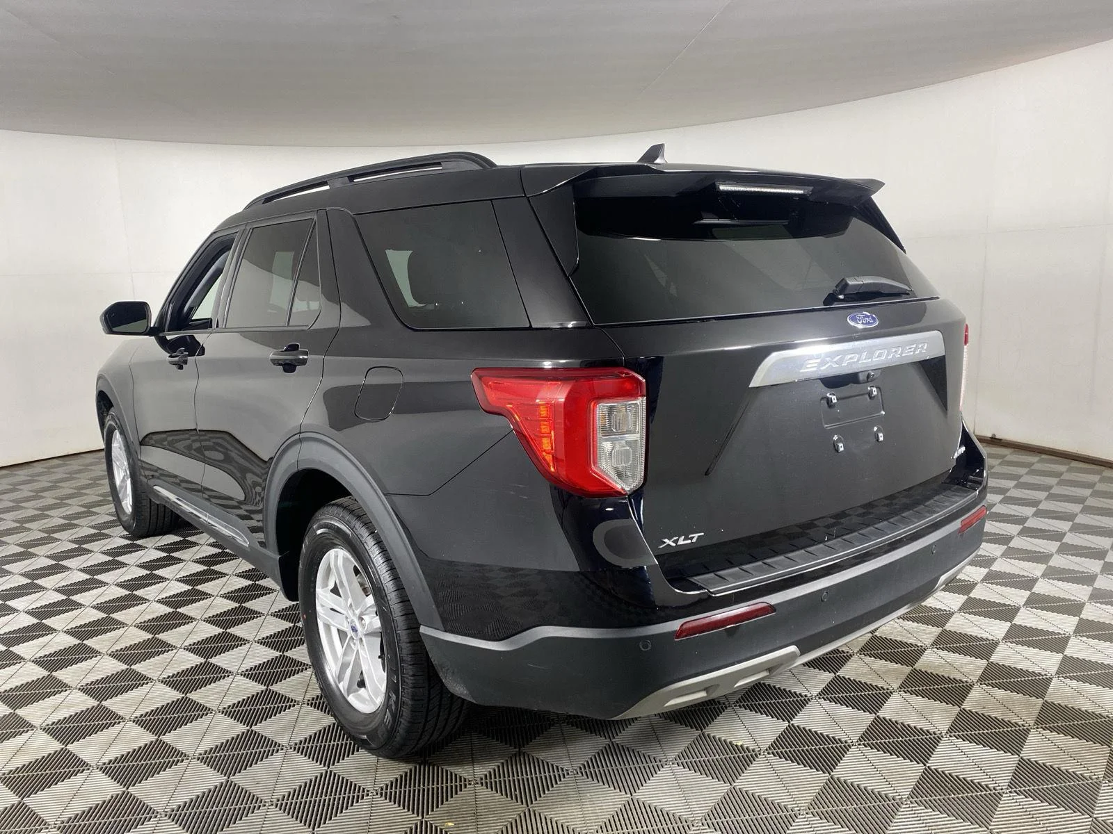 Used 2023 Agate Black Ford XLT image 15