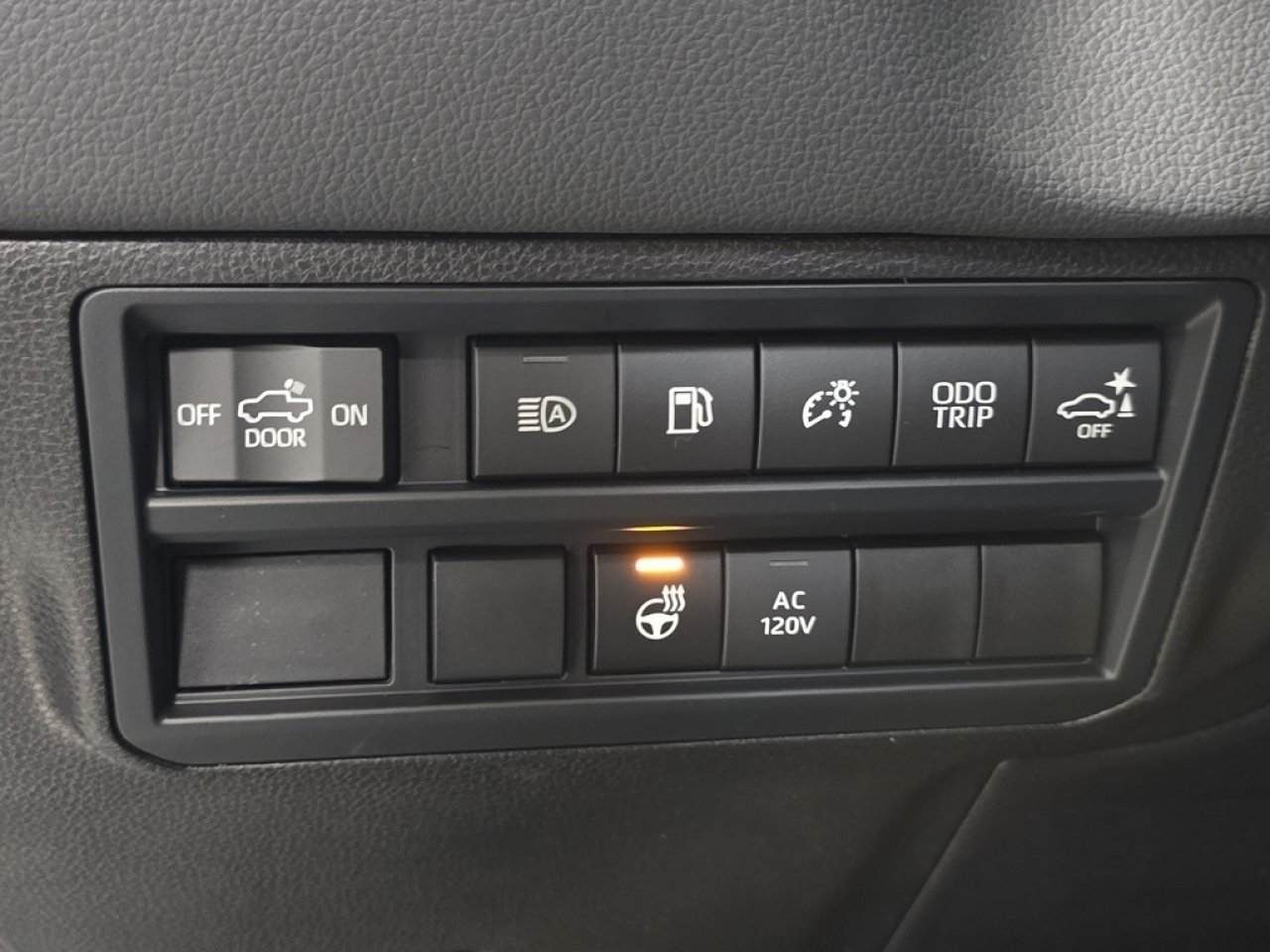 2026 Toyota Tundra Limited - Photo 11