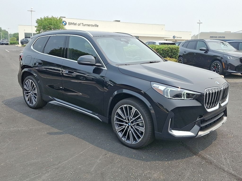 New 2026 Black Sapphire Metallic BMW xDrive28i image 2