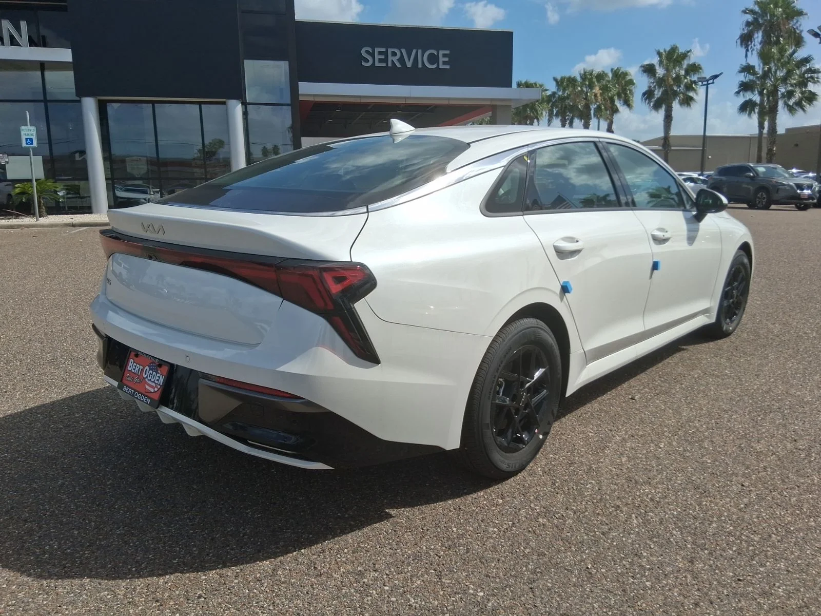 New 2026 White Kia LXS image 4