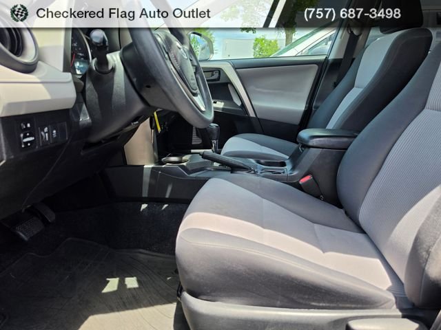 Used 2015 Magnetic Gray Metallic Toyota LE image 9