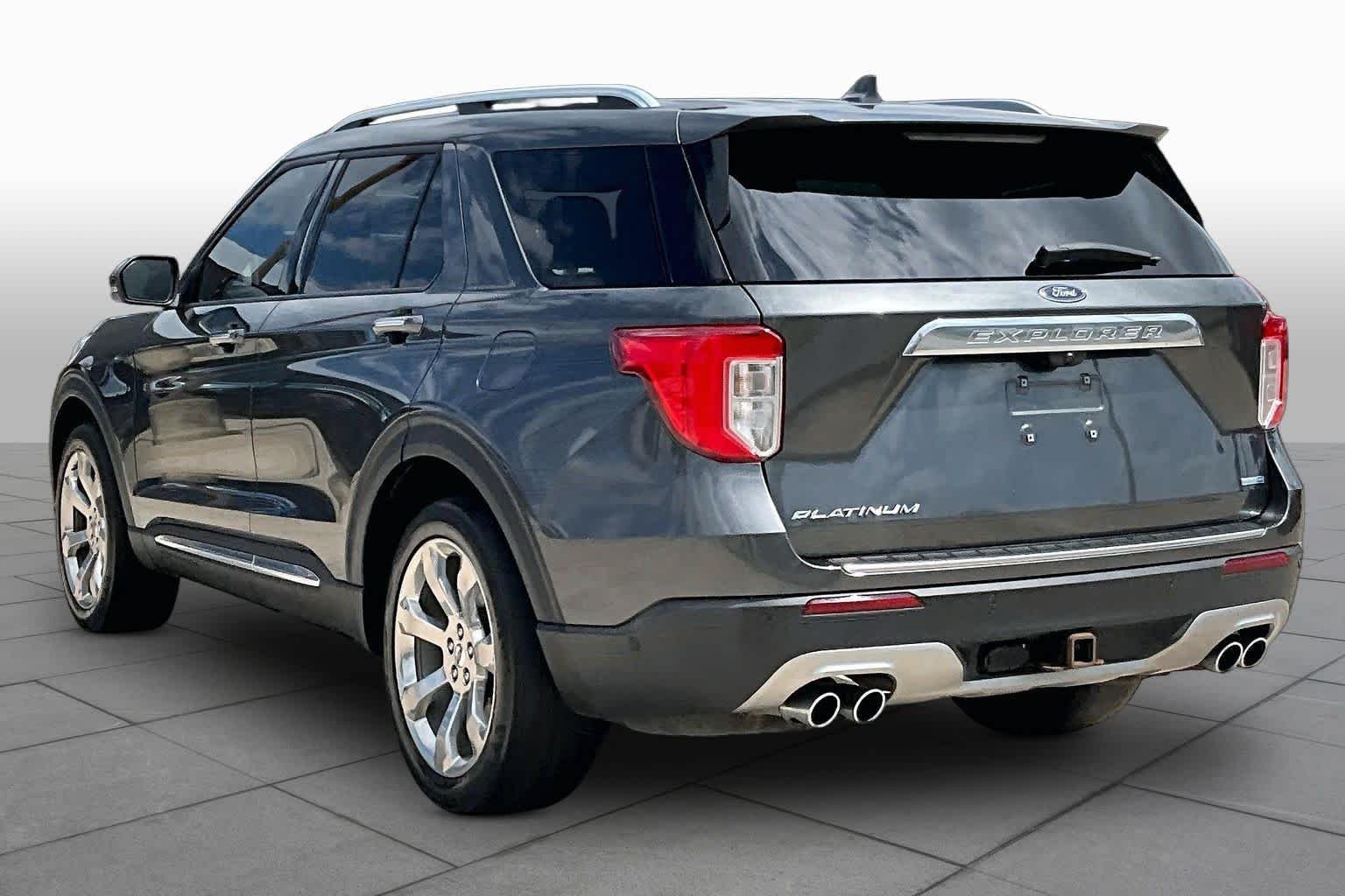 Used 2020 Magnetic Ford Platinum image 12