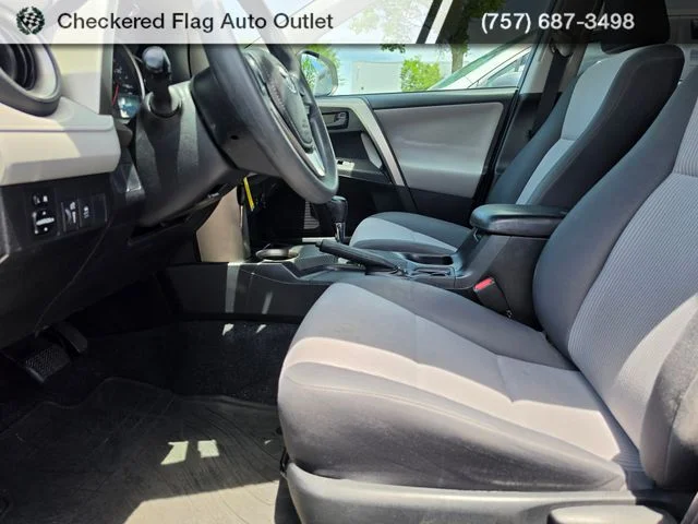 Used 2015 Magnetic Gray Metallic Toyota LE image 9