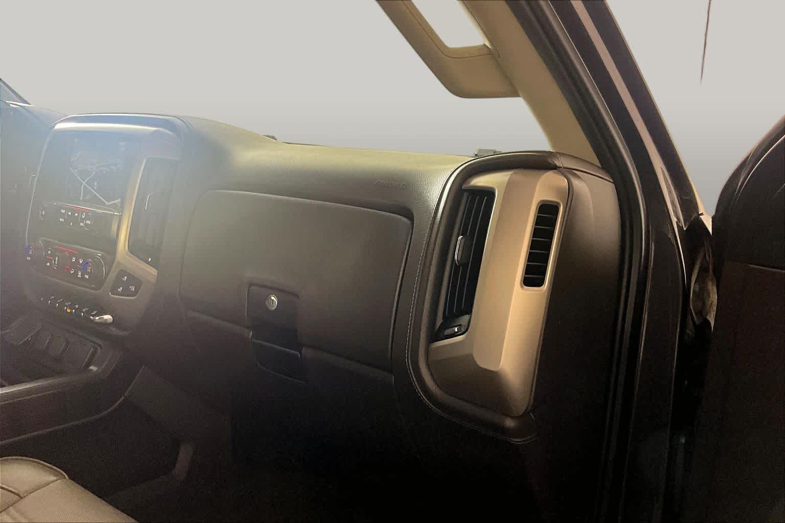 Used 2015 IRIDIUM METALLIC GMC Denali image 17