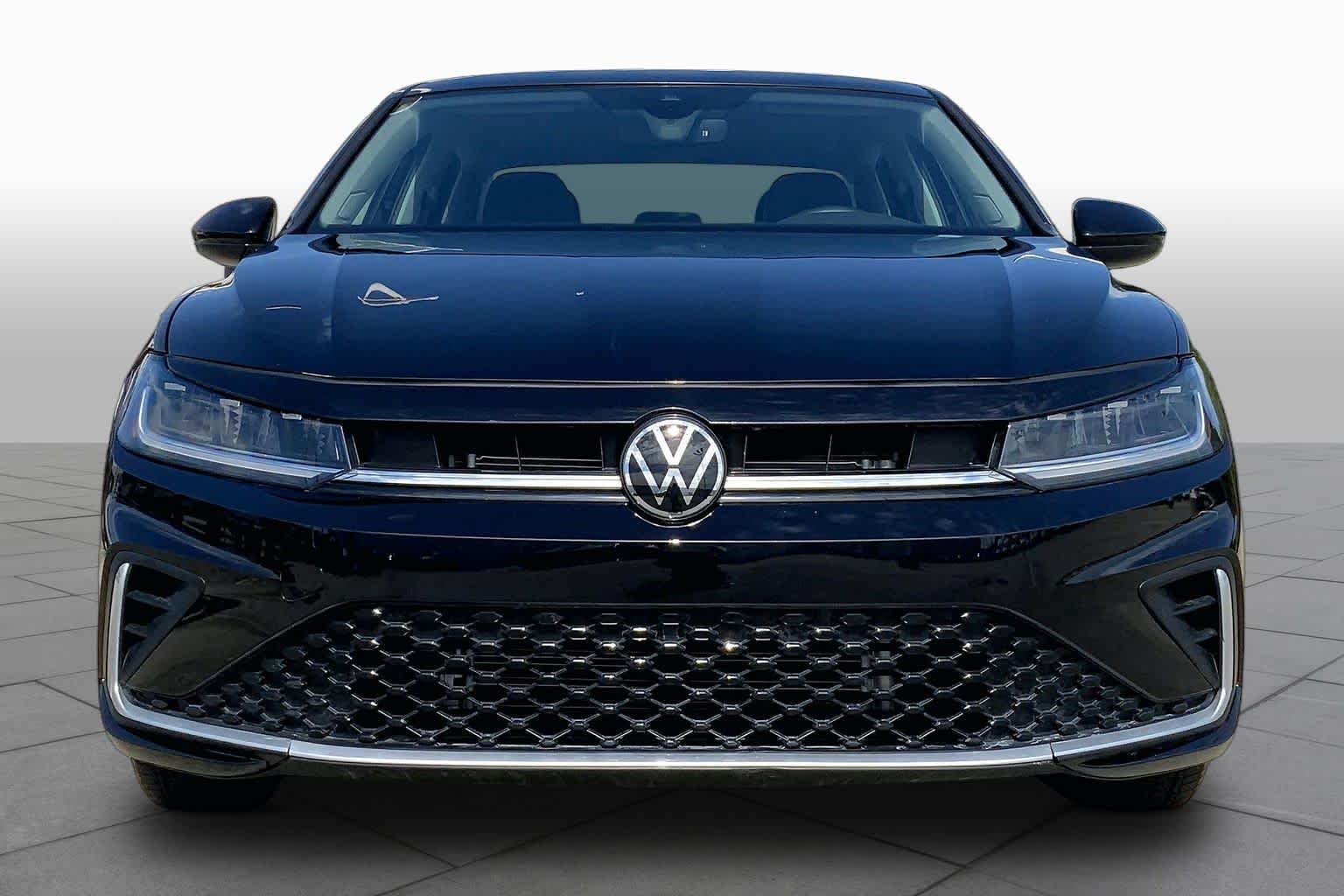 Used 2026 Deep Black Pearl Volkswagen SE image 4