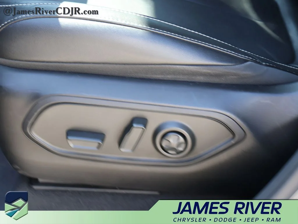 Used 2021 Gray Jeep Limited image 25