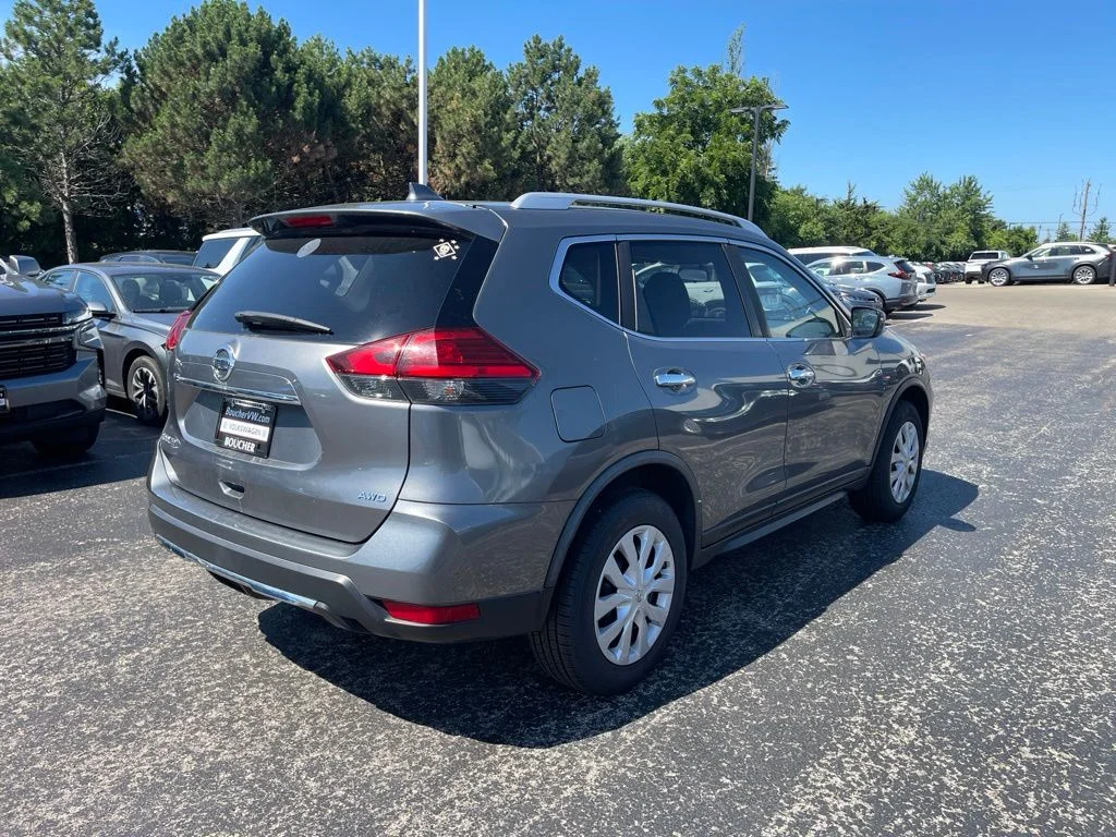 Used 2017 Gun Metallic Nissan S image 3