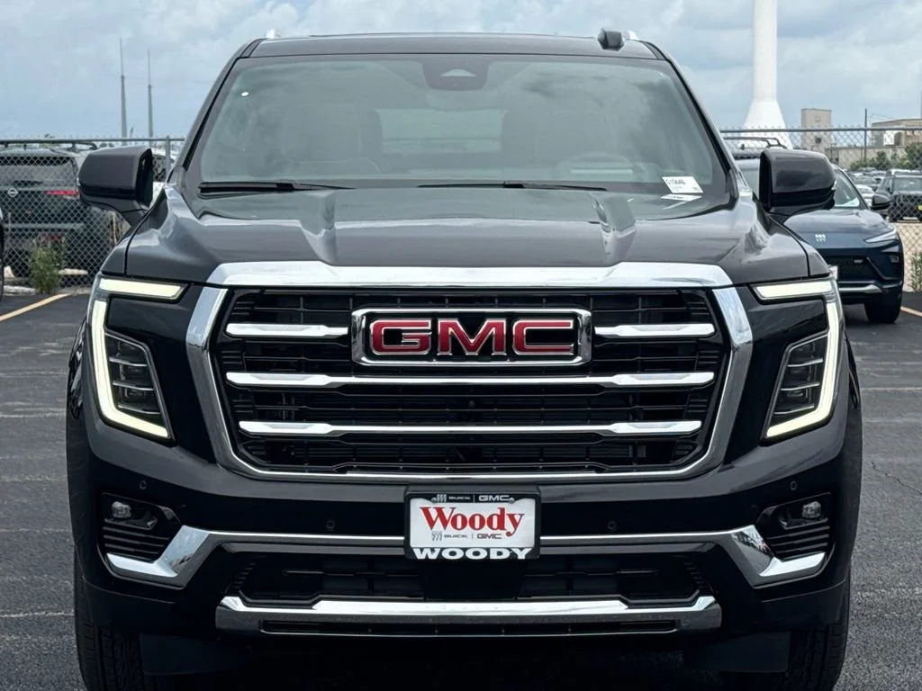 New 2026 Onyx Black GMC Elevation image 4