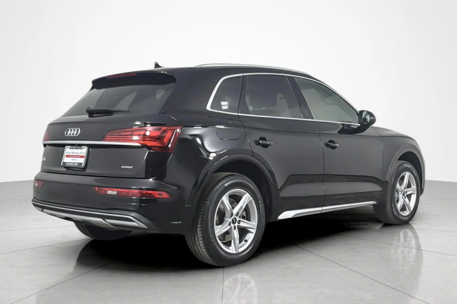 Used 2023 Brilliant Black Audi Premium 40 TFSI quattro image 5