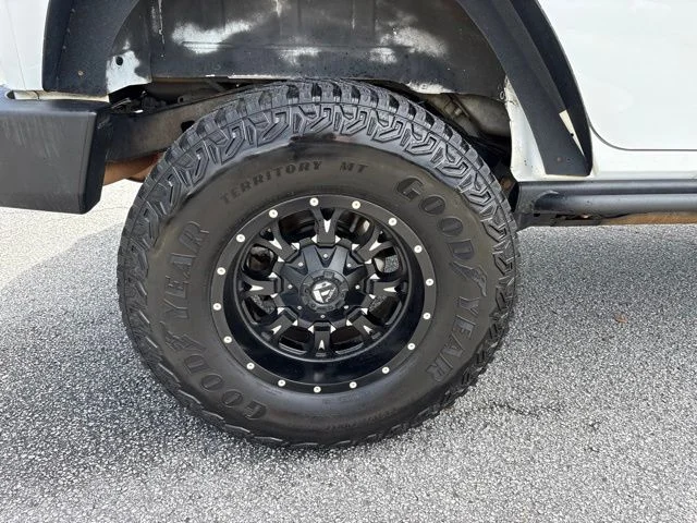 Used 2017 White Jeep Unlimited Sport image 9