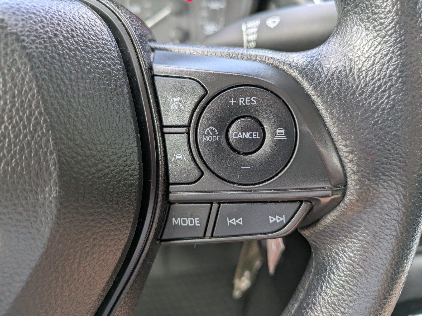 Used 2025  Toyota LE image 23