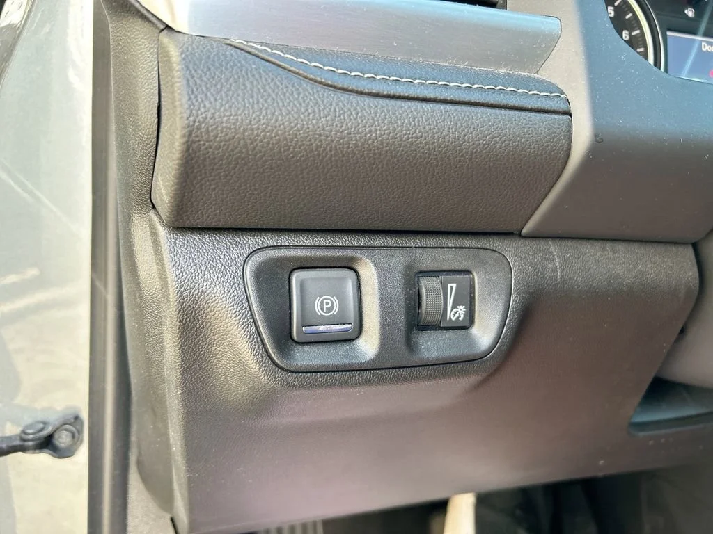 Used 2023 Sterling Metallic GMC SLT image 22