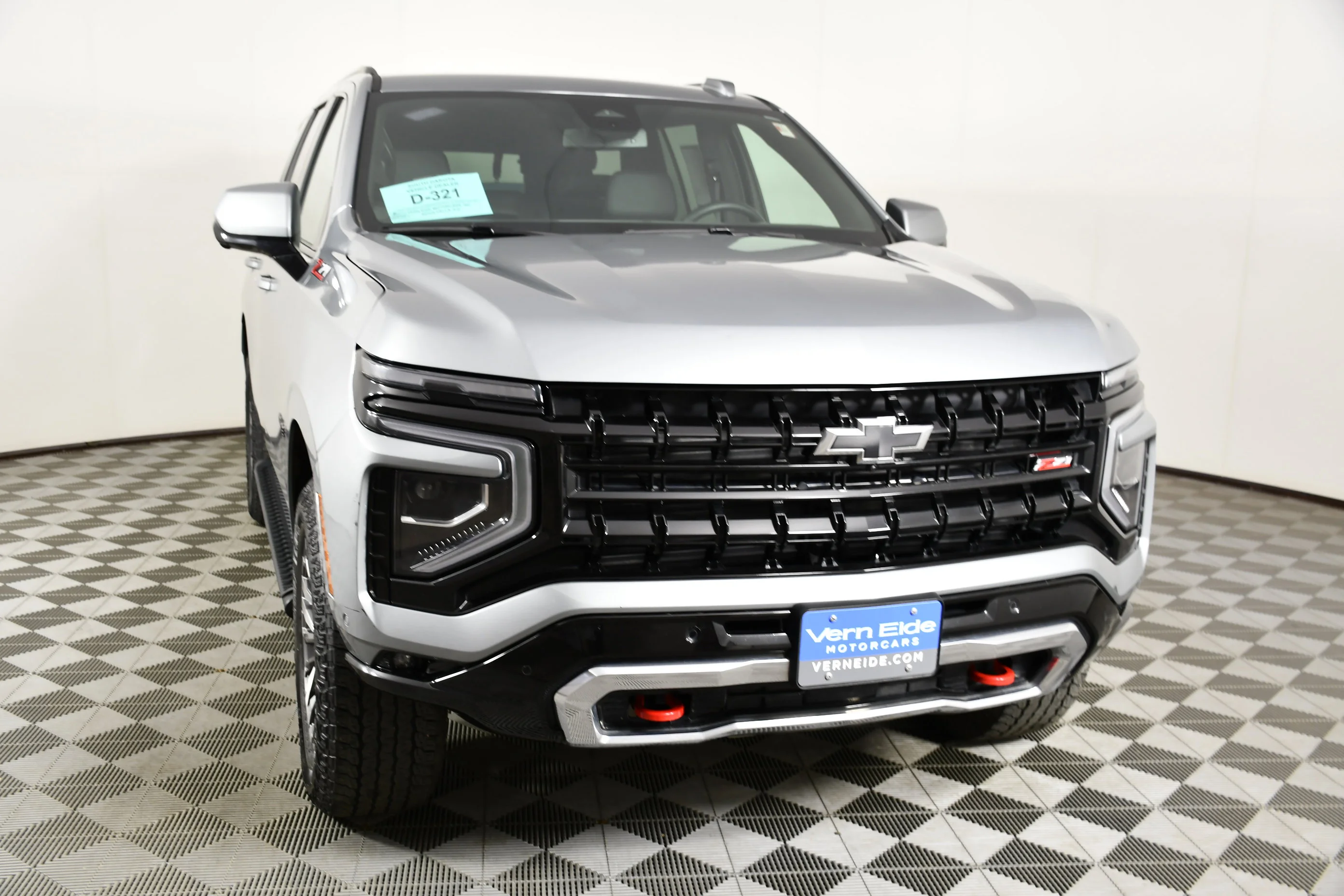 Used 2025 Sterling Gray Metallic Chevrolet Z71 image 3