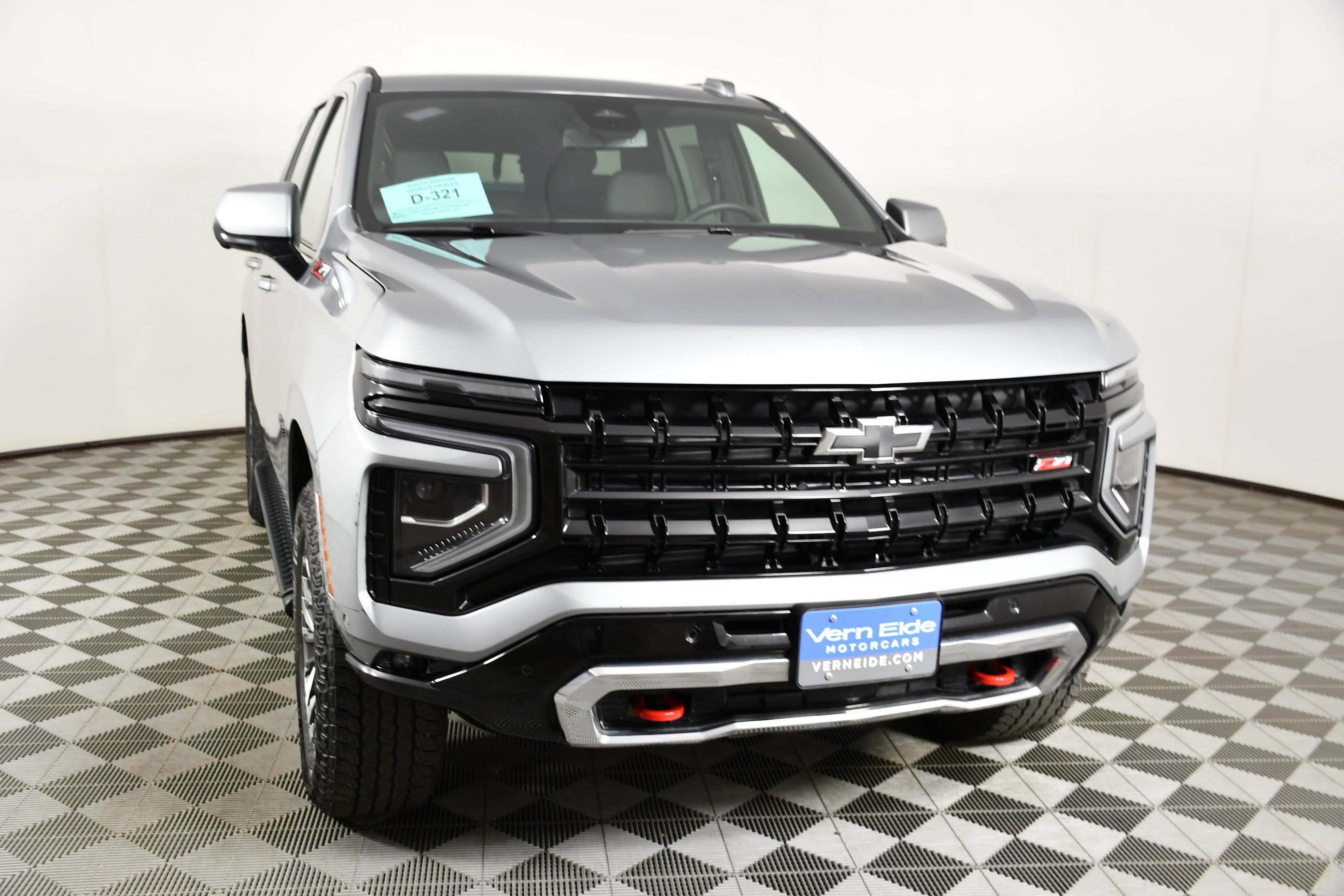 Used 2025 Sterling Gray Metallic Chevrolet Z71 image 3