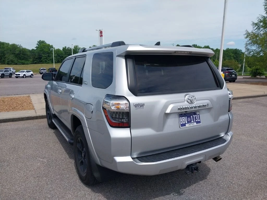 Used 2022 Silver Toyota SR5 Premium image 5