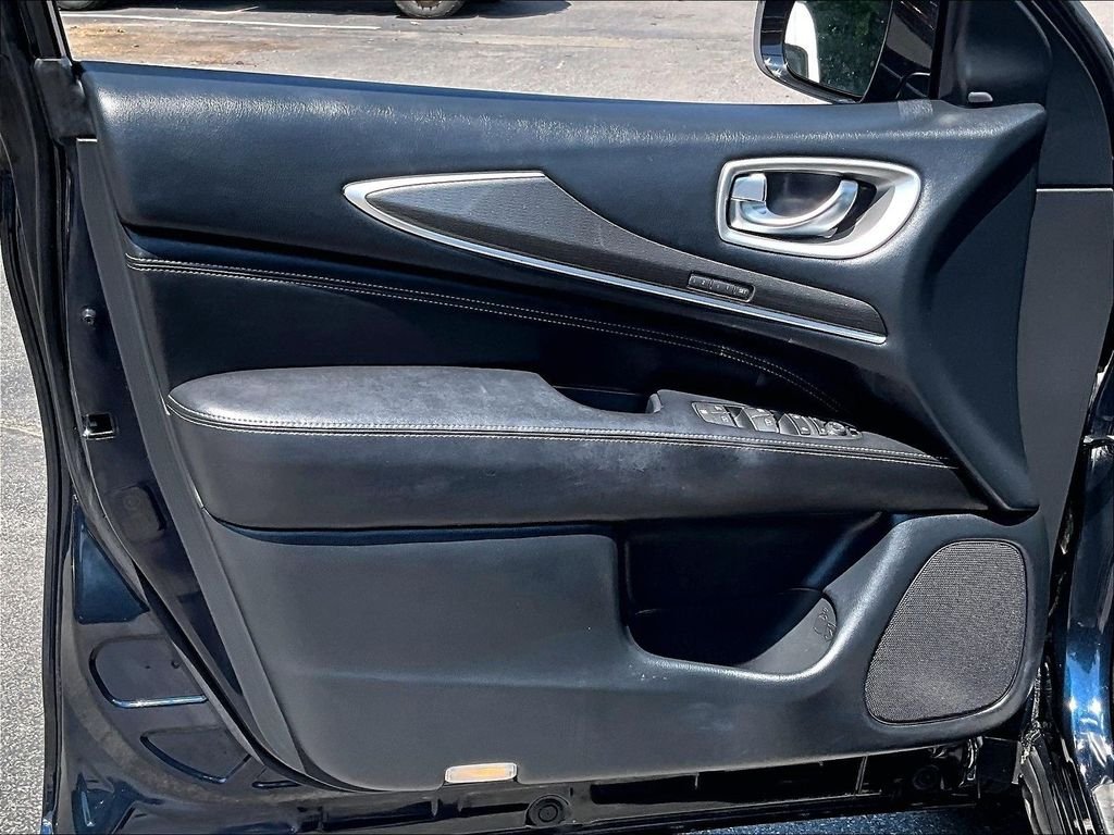 Used 2020 Hermosa Blue INFINITI LUXE image 9