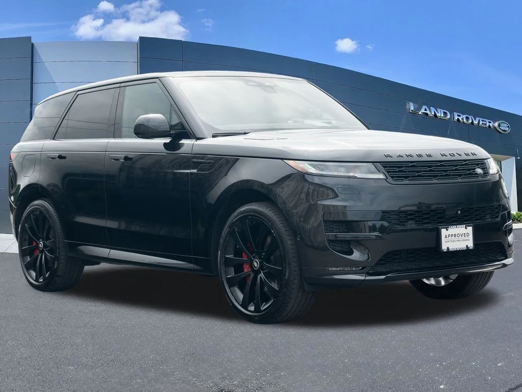 Certified Used 2025 Black Land Rover Dynamic SE image 3