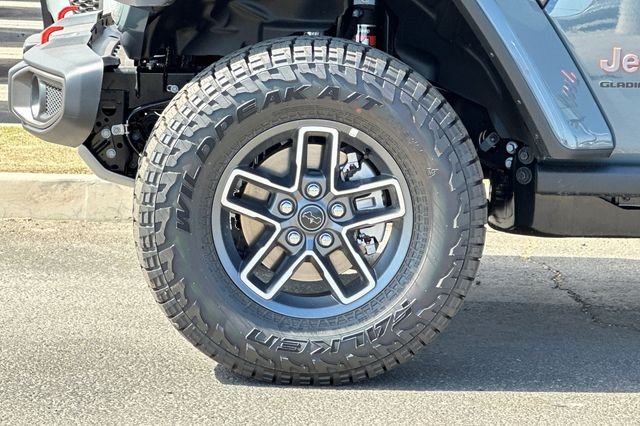 New 2026 Anvil Clear-Coat Exterior Paint Jeep Mojave image 23