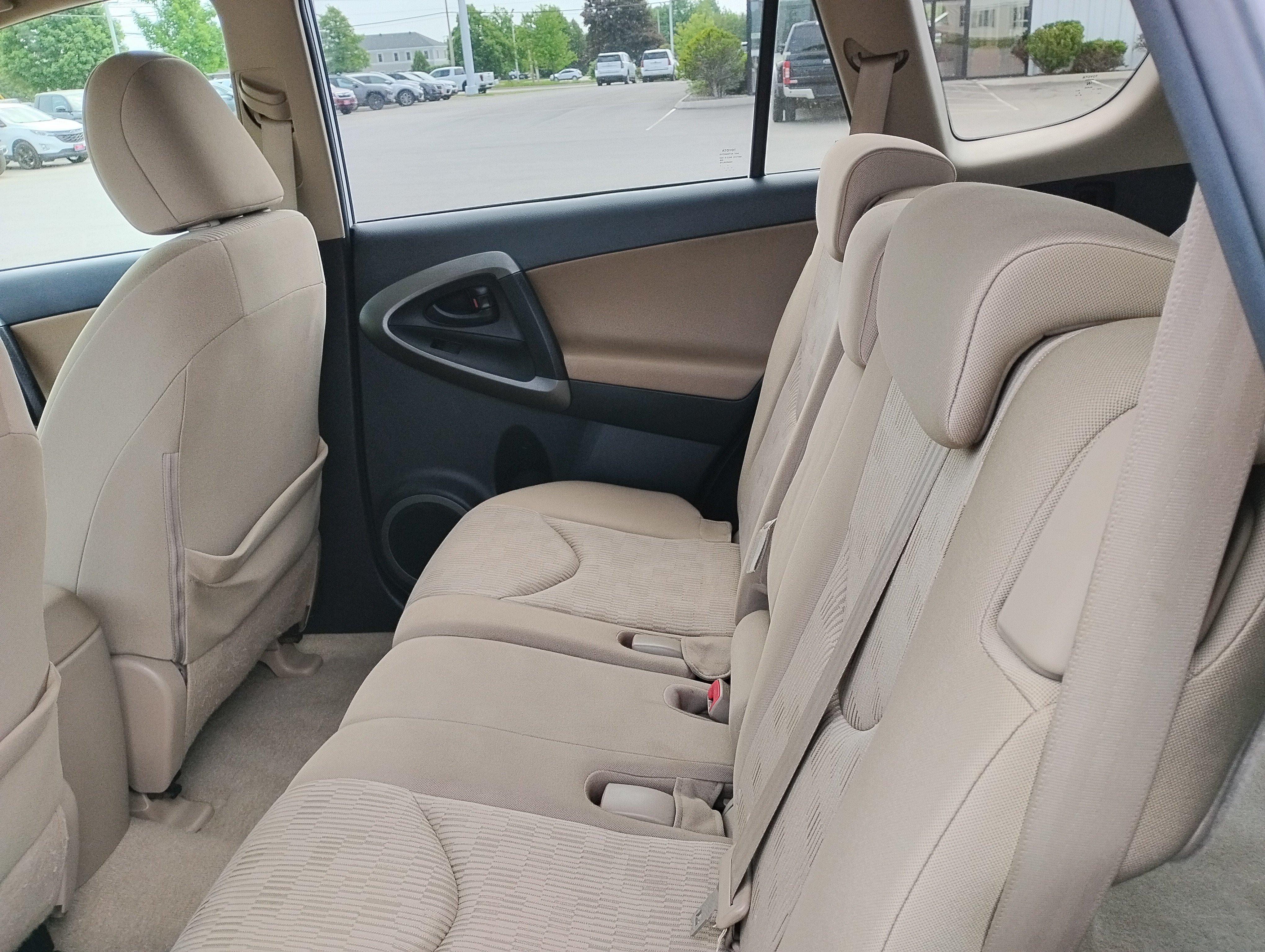 Used 2010 SUPER WHITE Toyota 4DR 4WD 4CYL 4SPD image 6