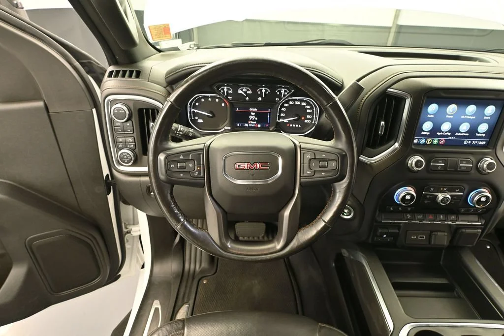 Used 2022 White GMC AT4 image 20