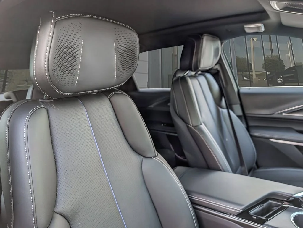 2026 Cadillac LYRIQ Premium Sport - Photo 20