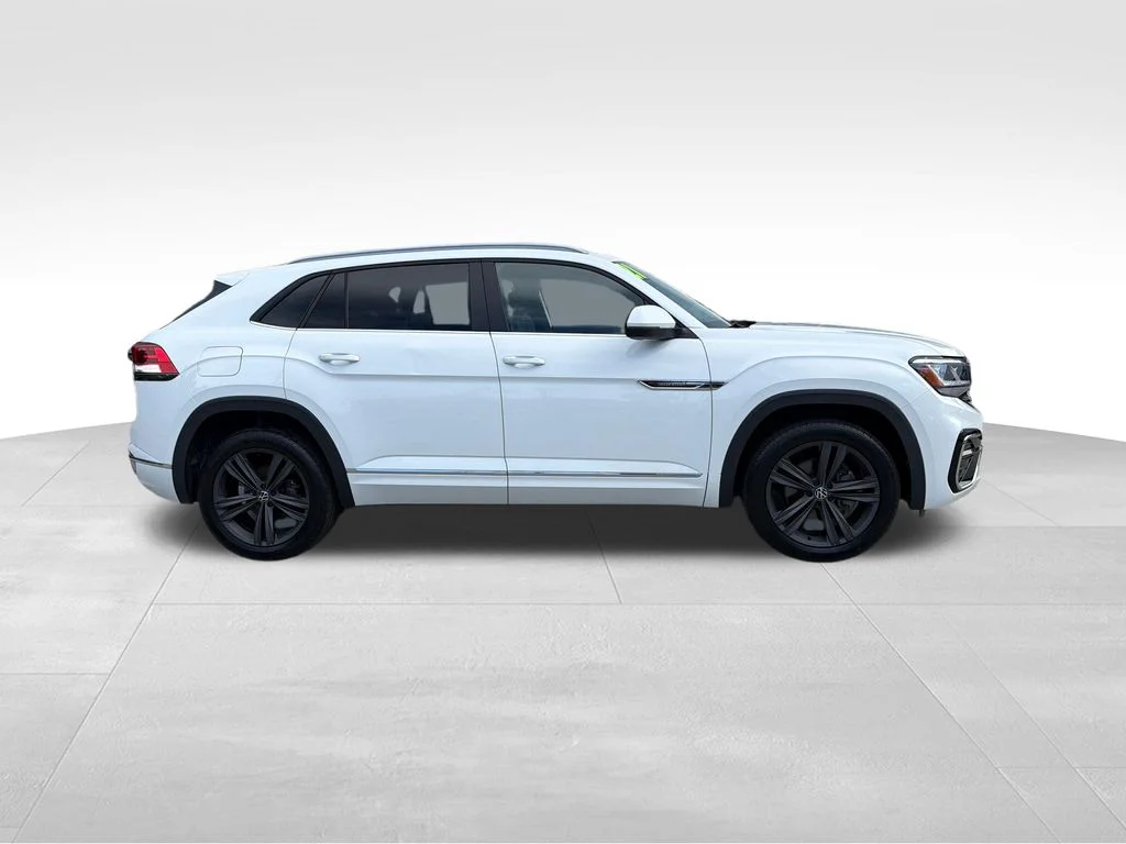 Used 2021 White Volkswagen 3.6L V6 SE w/Technology R-Line image 12